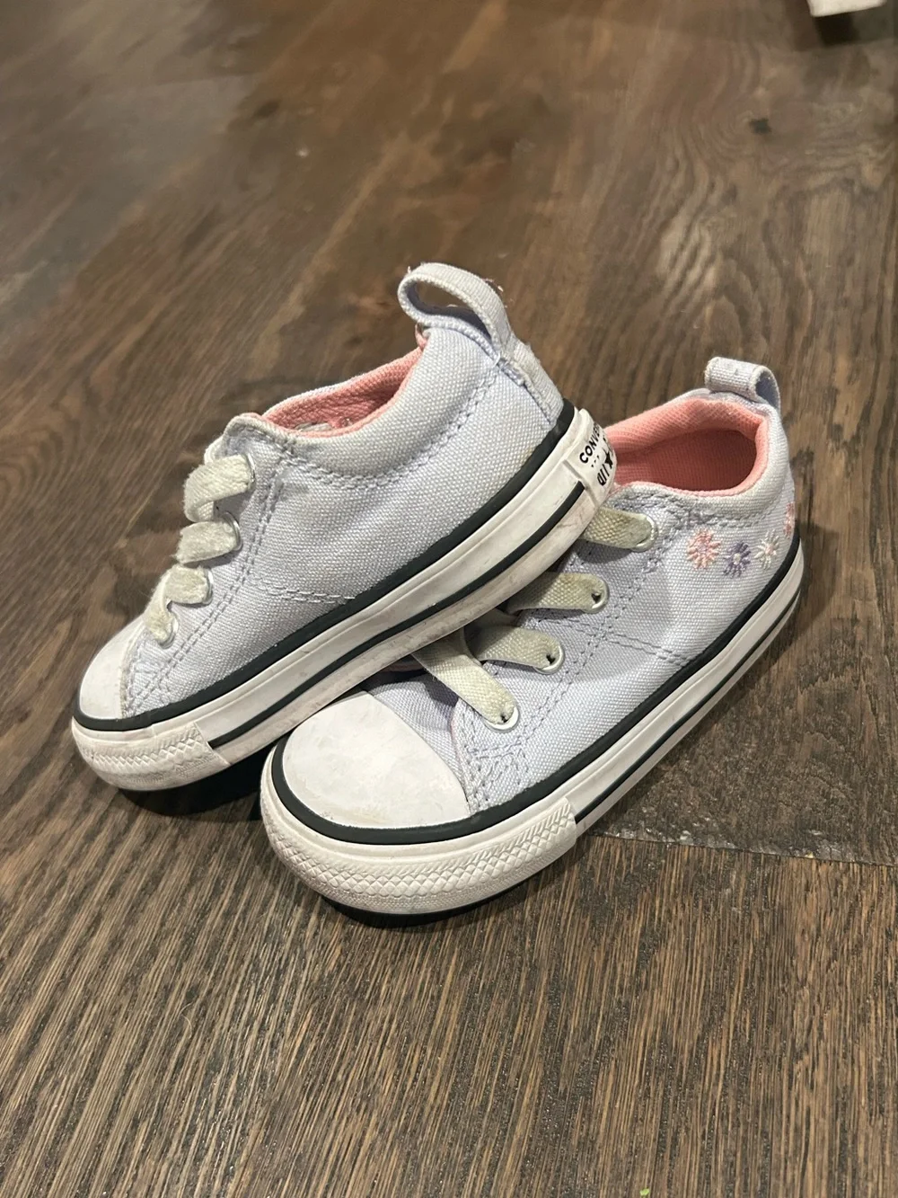 Converse Kids Lavender Sneakers with Floral Embroidery Toddler 7